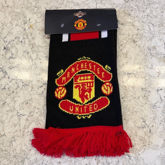NWT - Mancehester United red/black skipper  scarf - - Picture 1 of 4